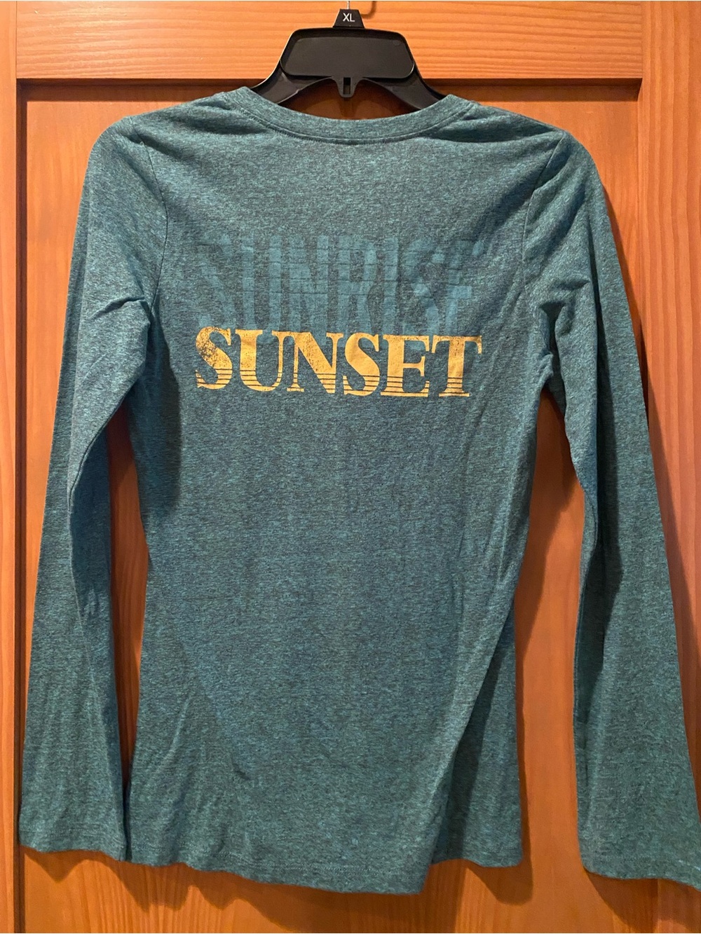 Salt Life Sunrise Sunset Heather Teal Blue Long Sleeve V-Neck T-Shirt NWT S